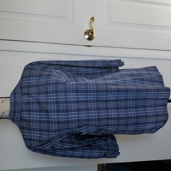 Blue plaid blouse, Women's blouse xl, dress barn, buttoned shirt with collar - Picture 2 of 7